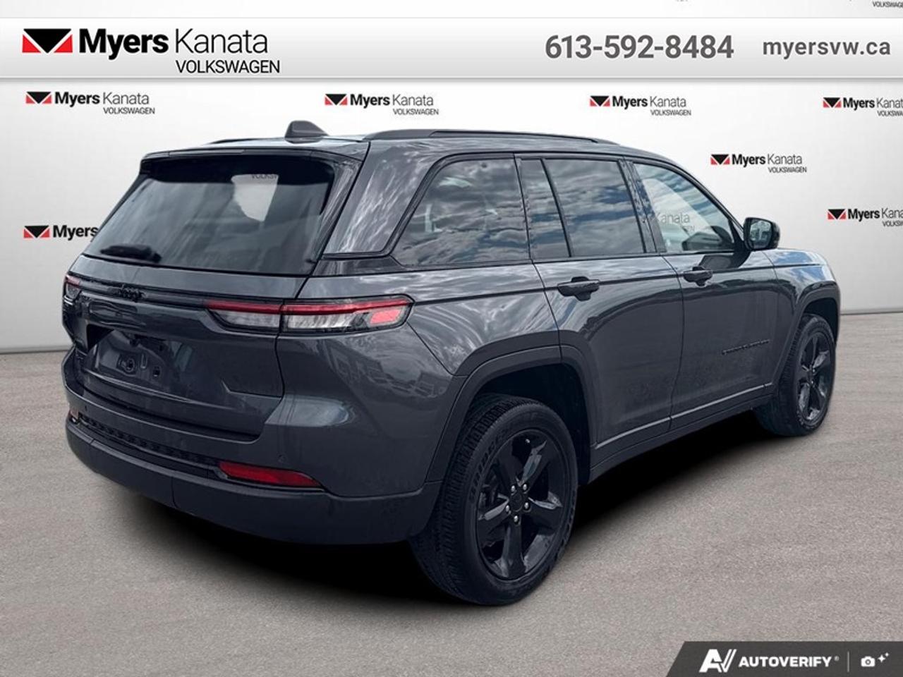 2023 Jeep Grand Cherokee Altitude  - Leather Seats Photo