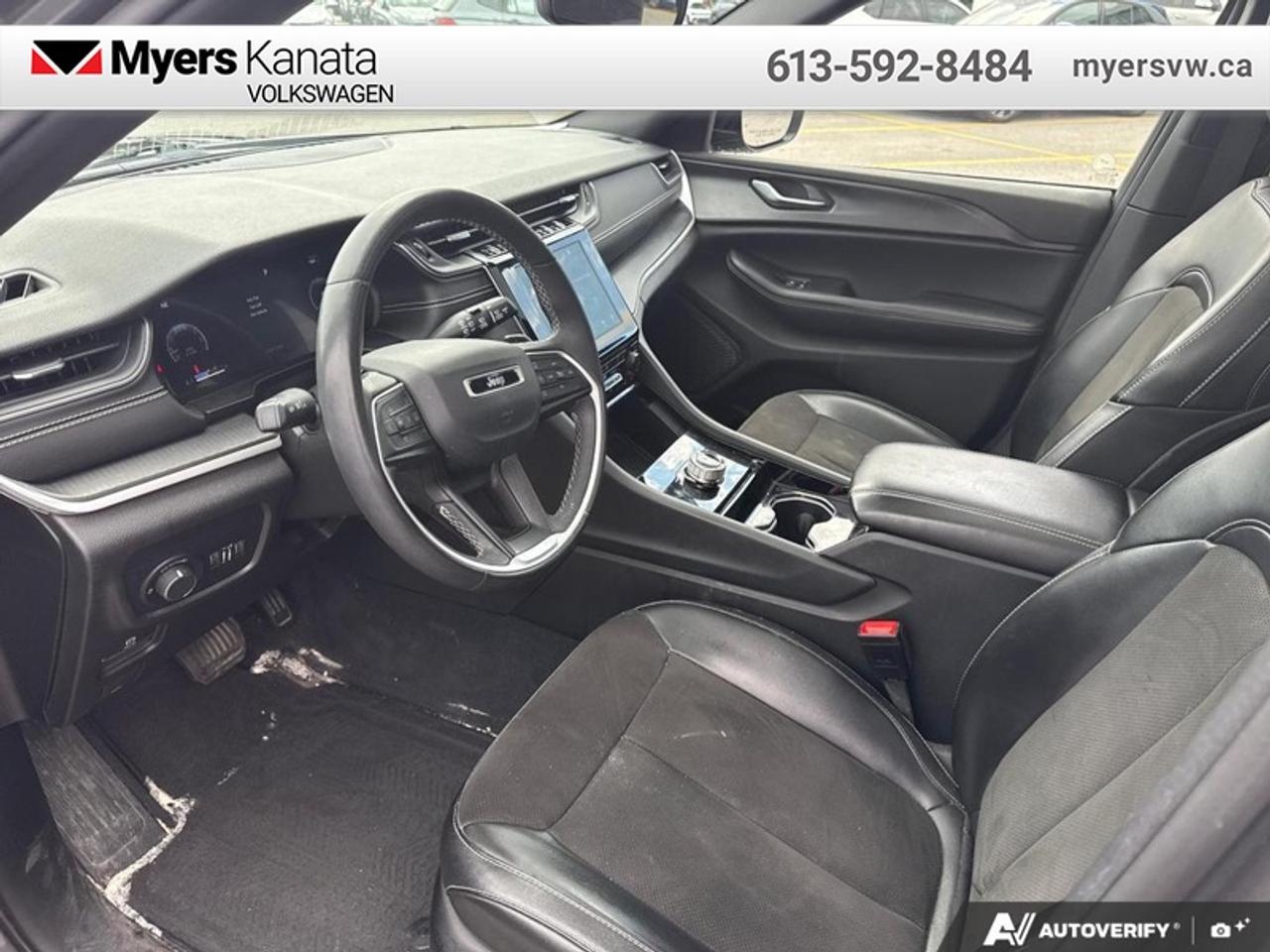 2023 Jeep Grand Cherokee Altitude  - Leather Seats Photo