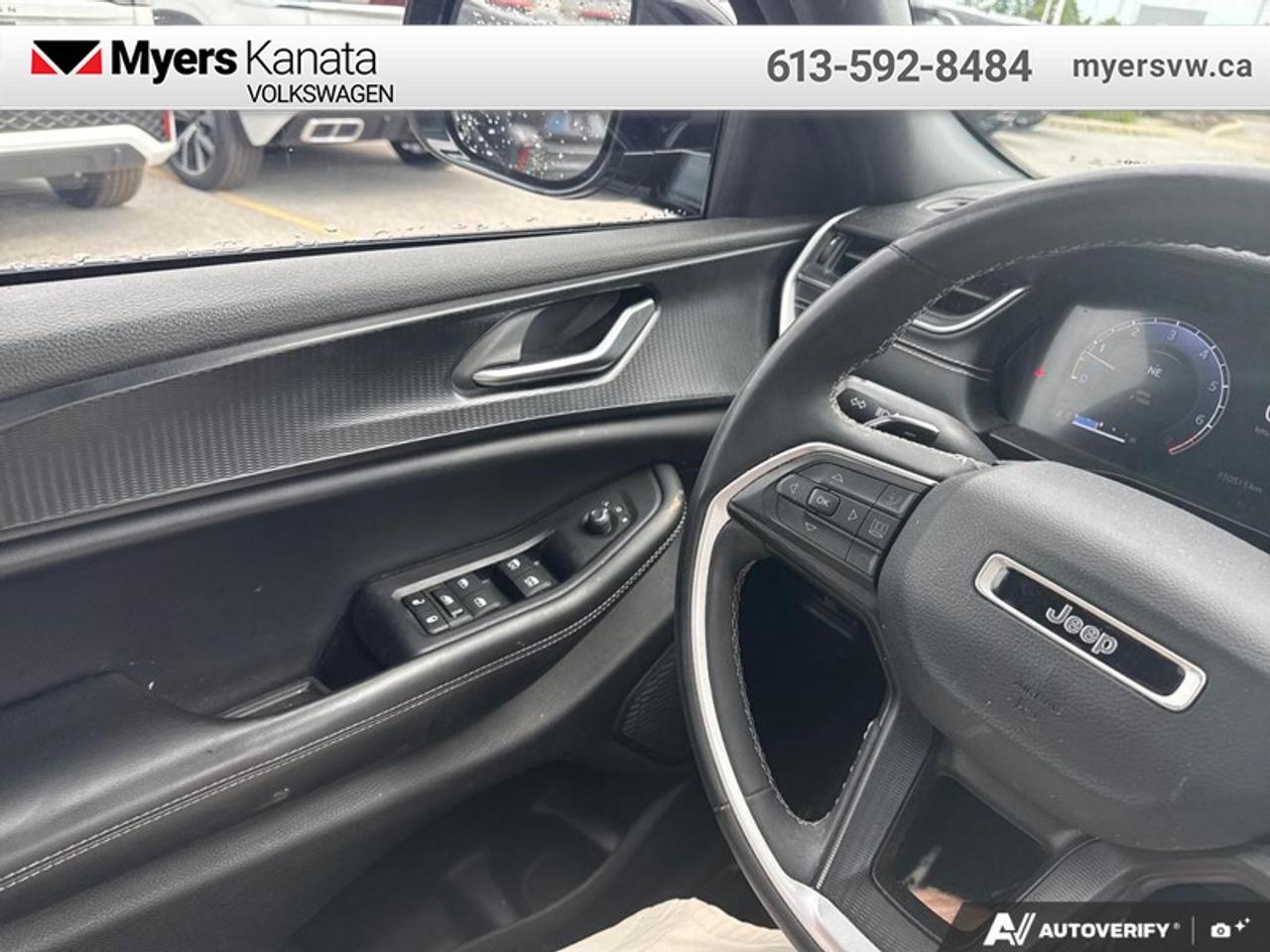 2023 Jeep Grand Cherokee Altitude  - Leather Seats Photo
