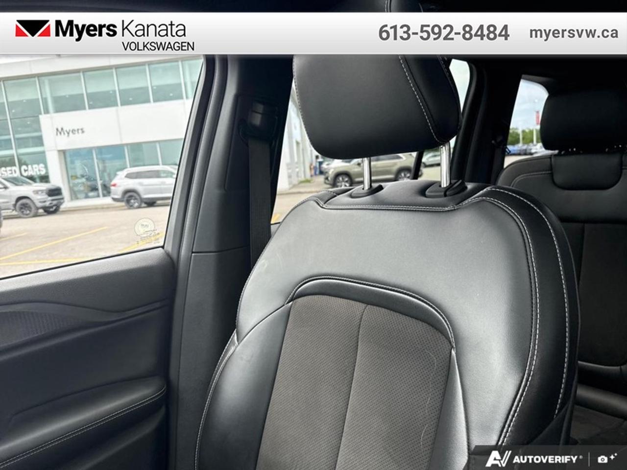 2023 Jeep Grand Cherokee Altitude  - Leather Seats Photo