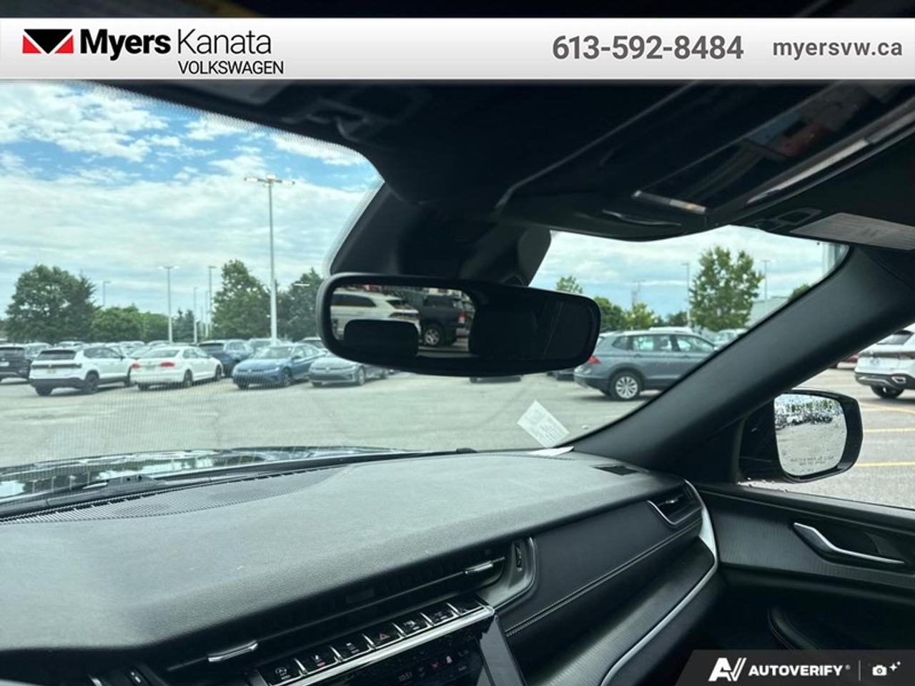 2023 Jeep Grand Cherokee Altitude  - Leather Seats Photo