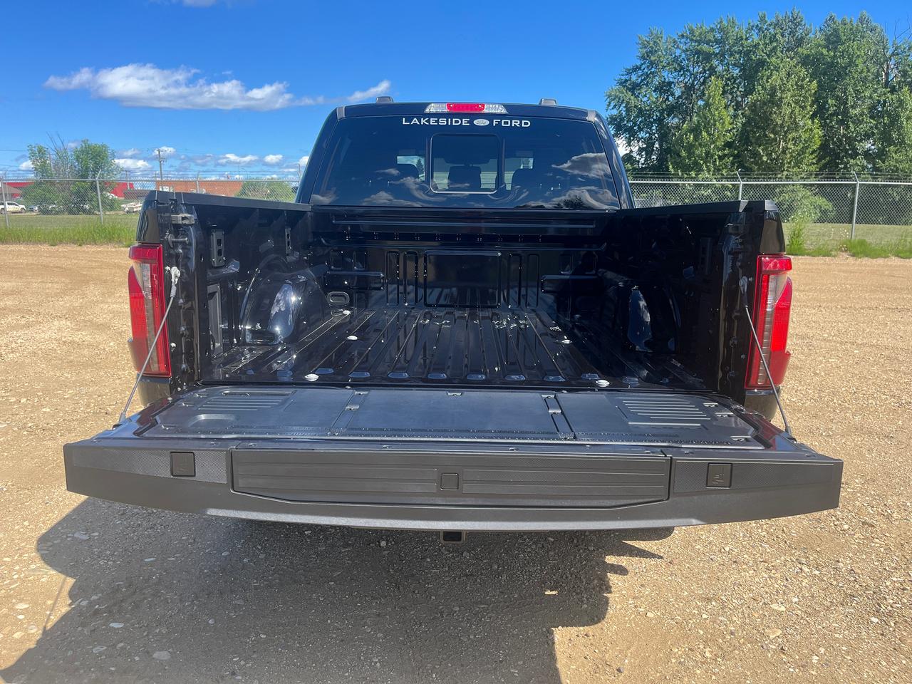 2026 Ford F-150 XLT Photo4