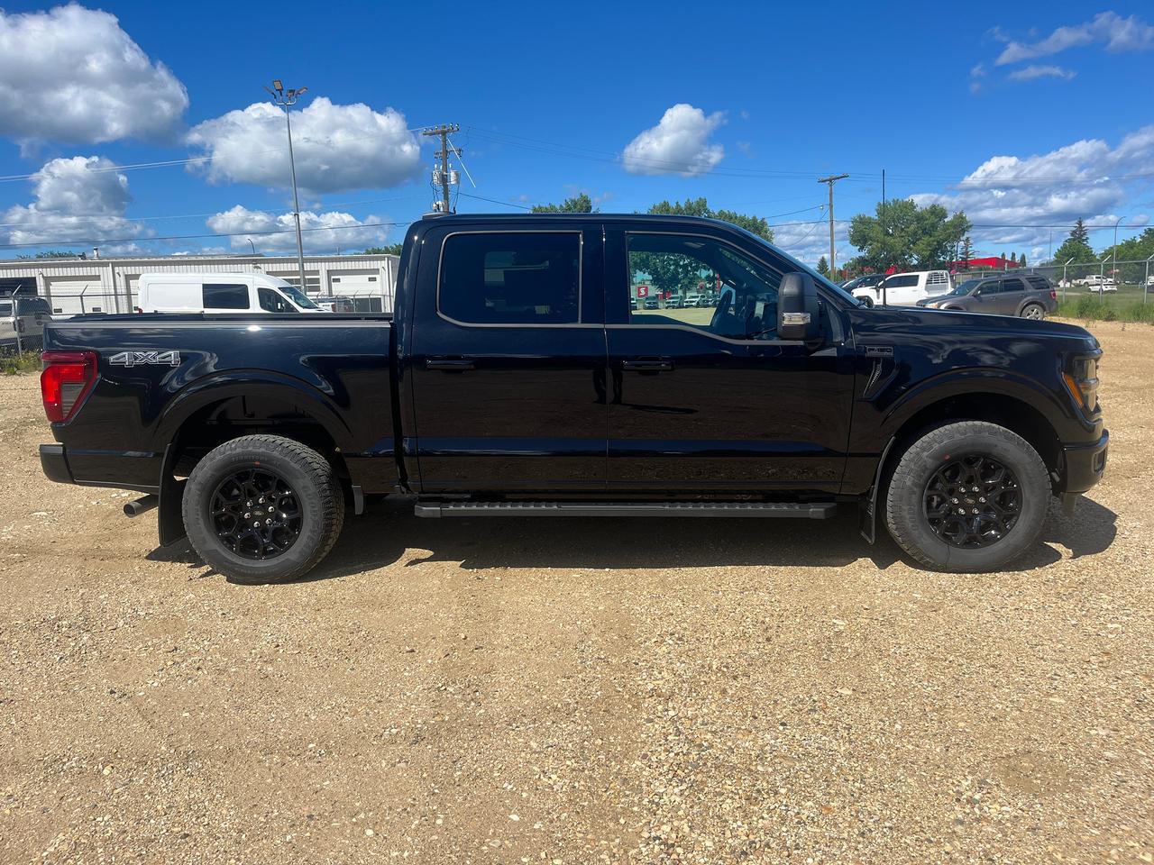 2026 Ford F-150 XLT Photo2