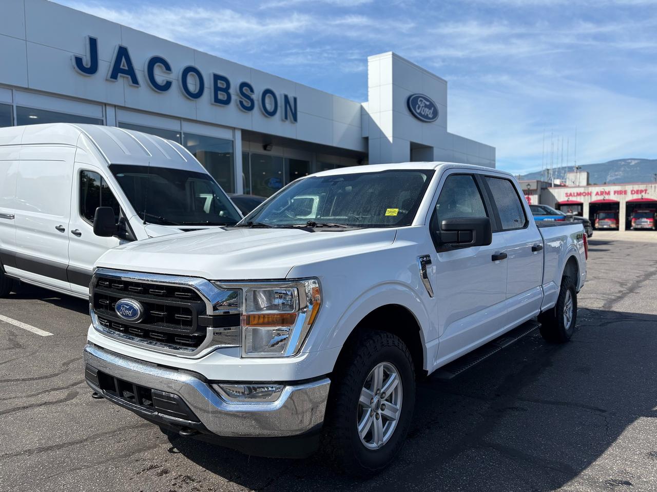<p>With lower mileage than most in its class, this 4WD XLT is ready to work. Top features include the six-cylinder EcoBoost, part-time 4WD with an electronic transfer case, a trailer wiring harness with trailer sway control, auto locking hubs, FordPass Connect 4G hotspot, and the Ford Co-Pilot360 safety suite with pre-collision assist and reverse brake assist. The trailer wiring harness and towing equipment make hauling straightforward, while the electronic transfer case and auto locking hubs get you up the mountain with confidence. Its backed by the six-cylinder EcoBoosts strong towing capability. Come in today for a test drive.</p>