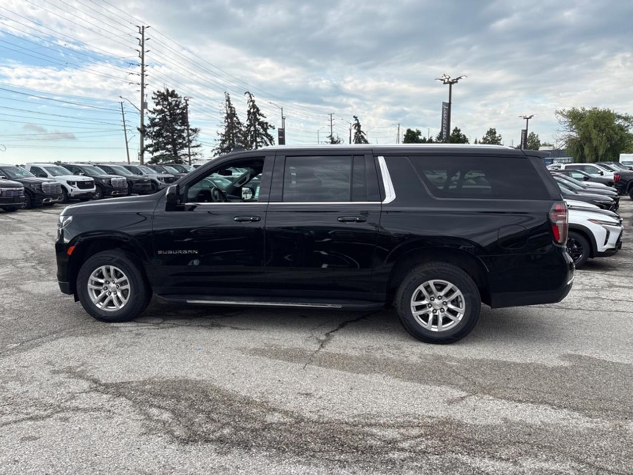 2024 Chevrolet Suburban LT  LEATHER|8 PASS| Photo