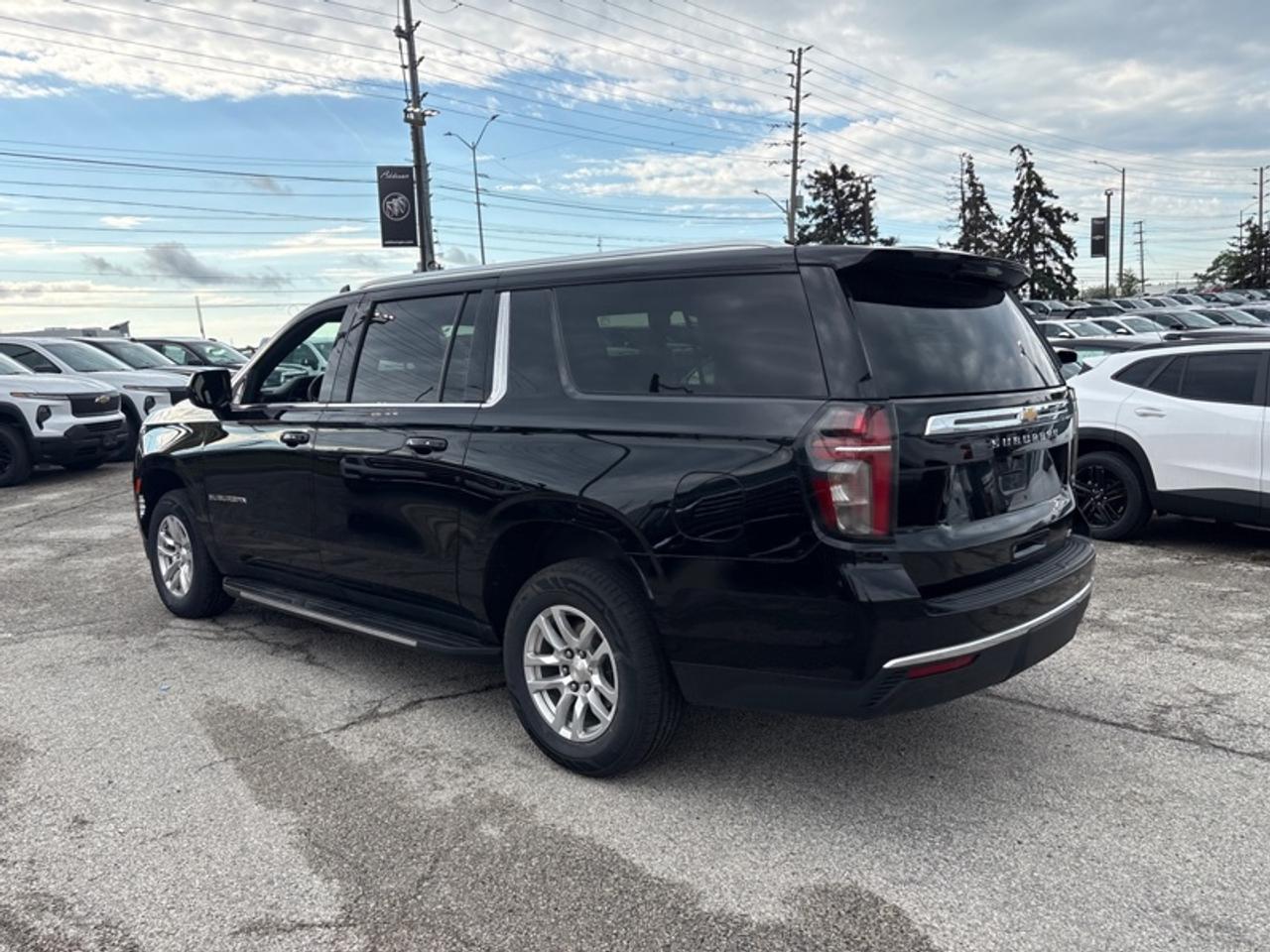 2024 Chevrolet Suburban LT  LEATHER|8 PASS| Photo