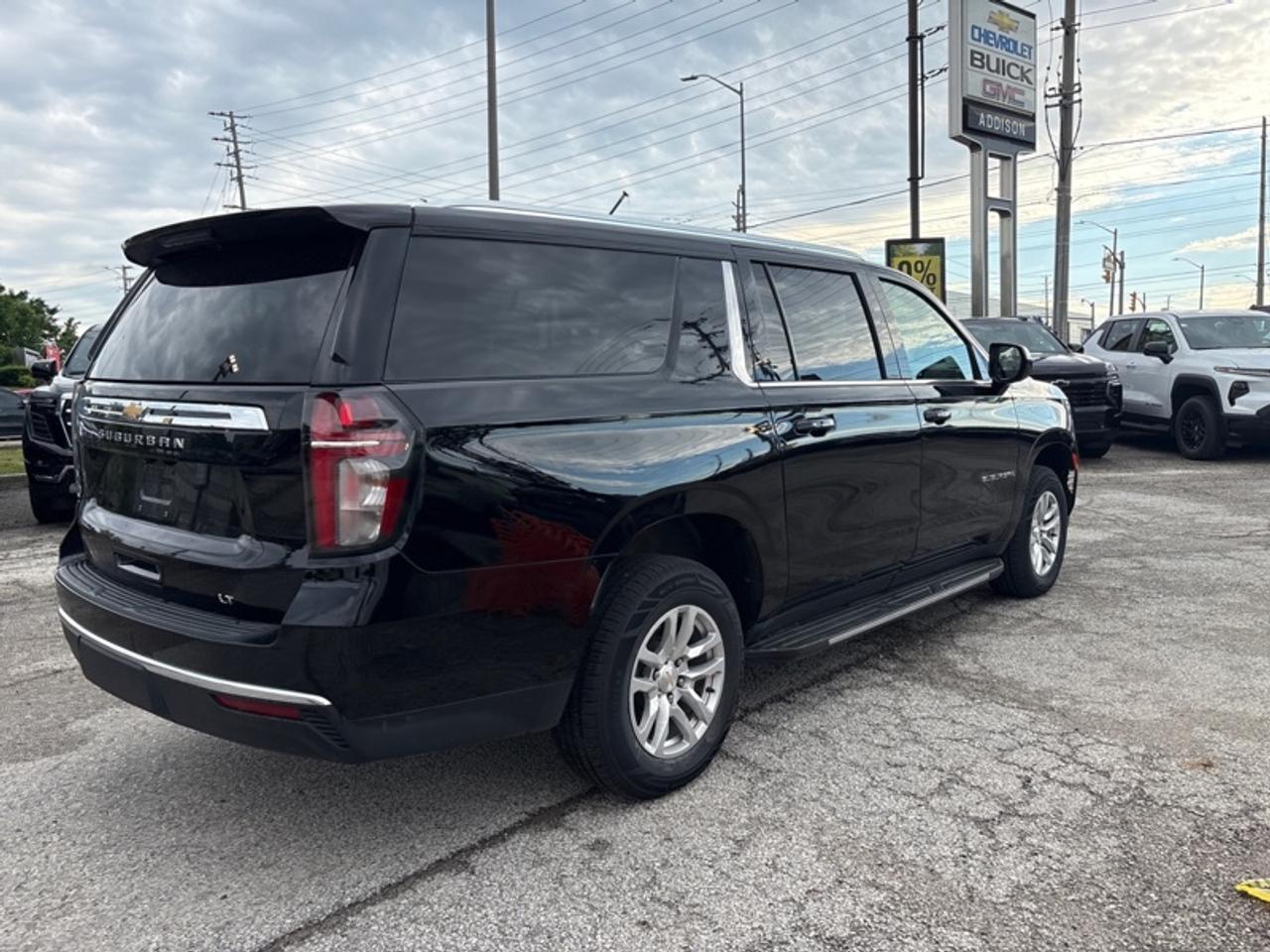 2024 Chevrolet Suburban LT  LEATHER|8 PASS| Photo