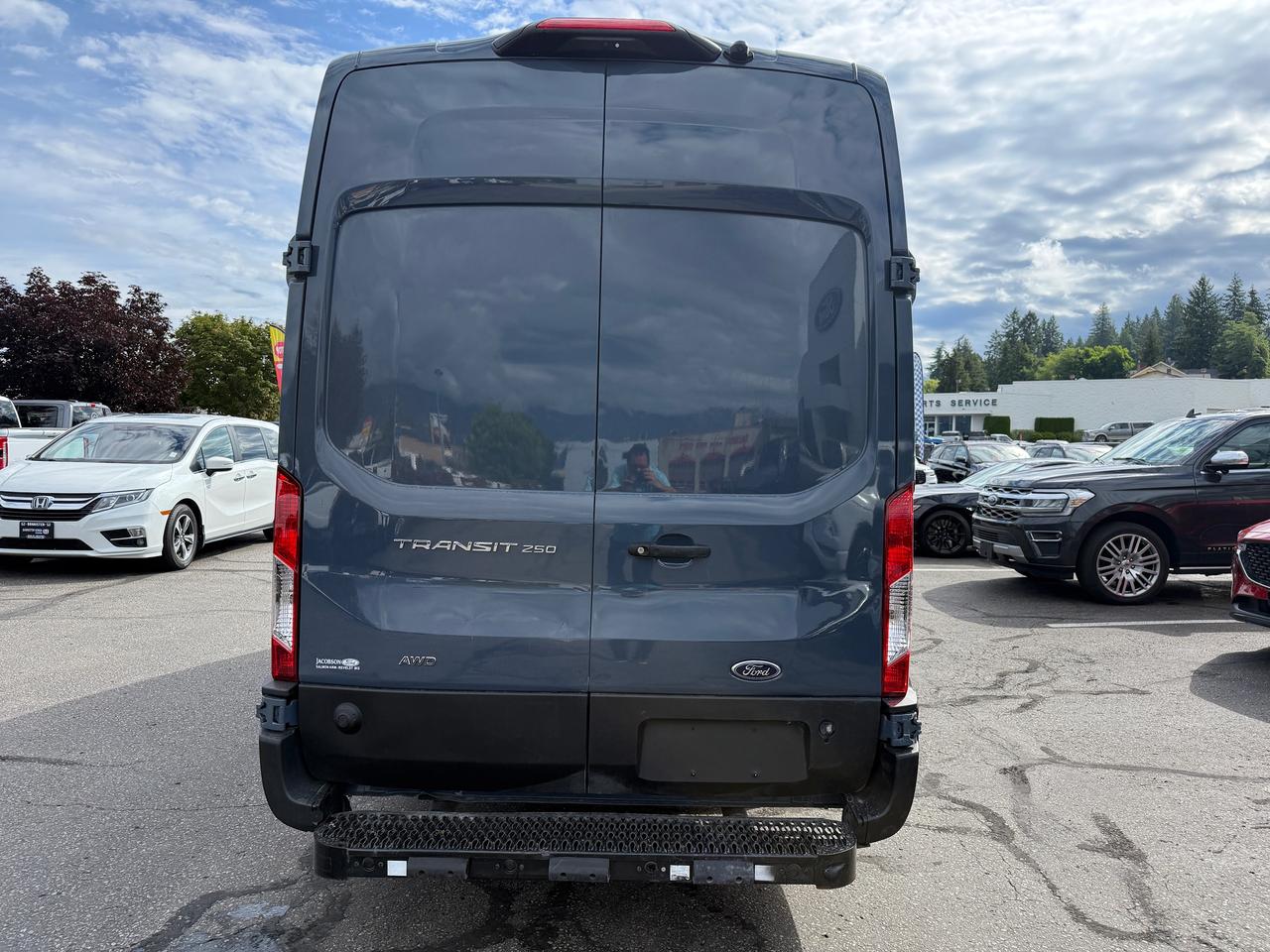 2024 Ford Transit Cargo Van BASE Photo3