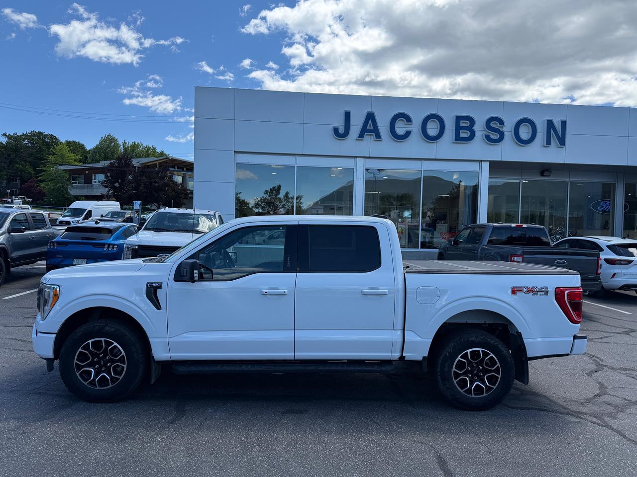 2022 Ford F-150 XLT Photo1