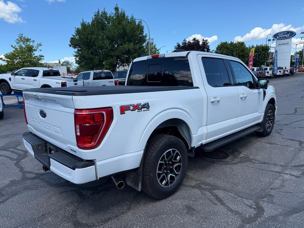 2022 Ford F-150 XLT Photo4