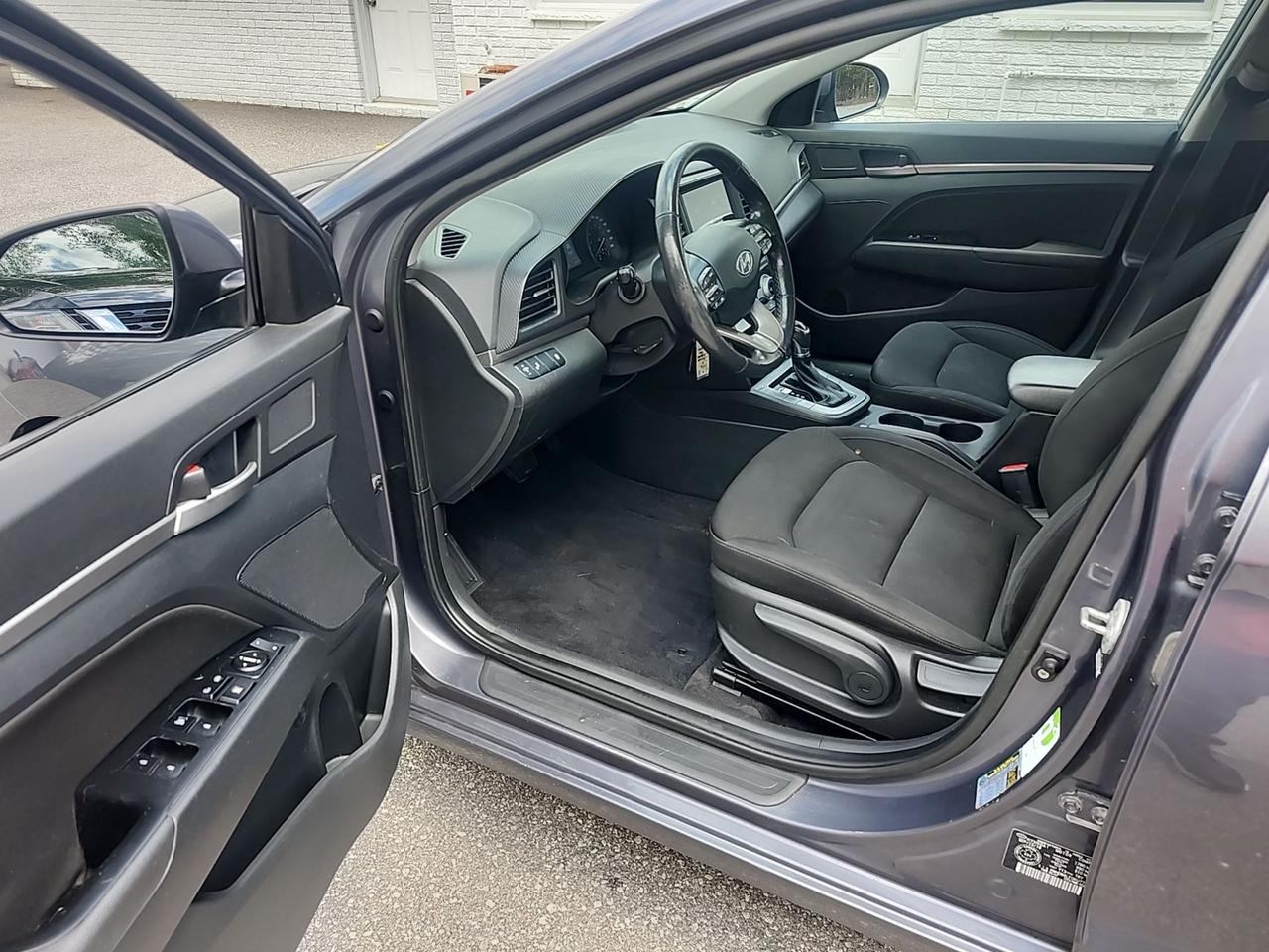2019 Hyundai Elantra Drive assist-heated steering-heated seats Photo