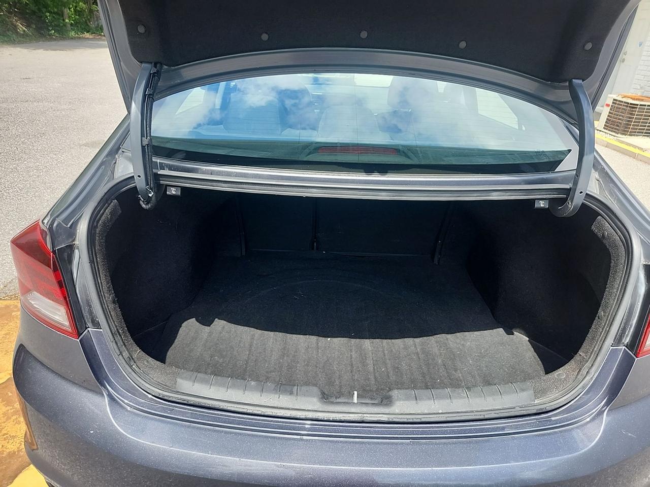 2019 Hyundai Elantra Drive assist-heated steering-heated seats Photo