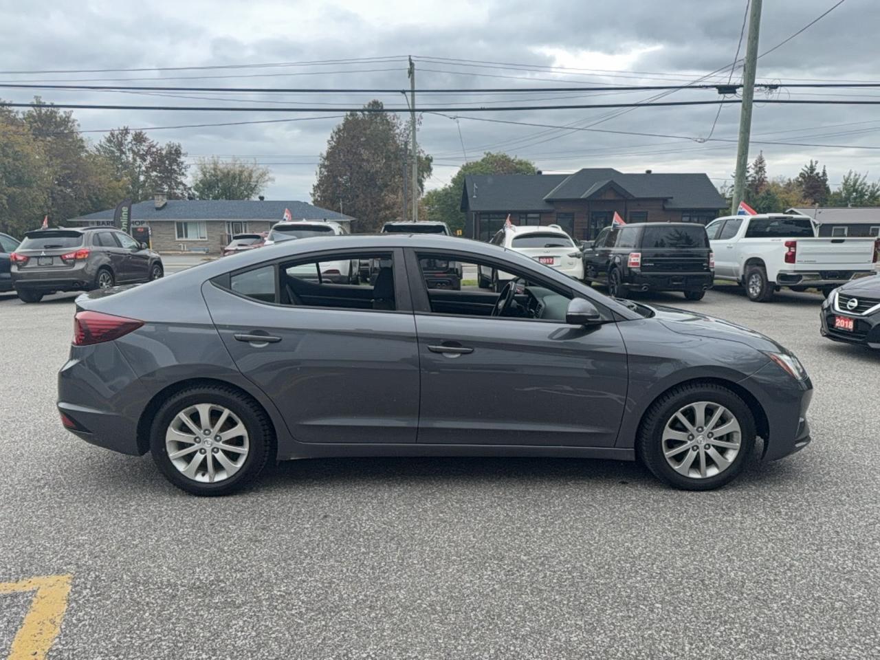 2019 Hyundai Elantra Drive assist-heated steering-heated seats Photo