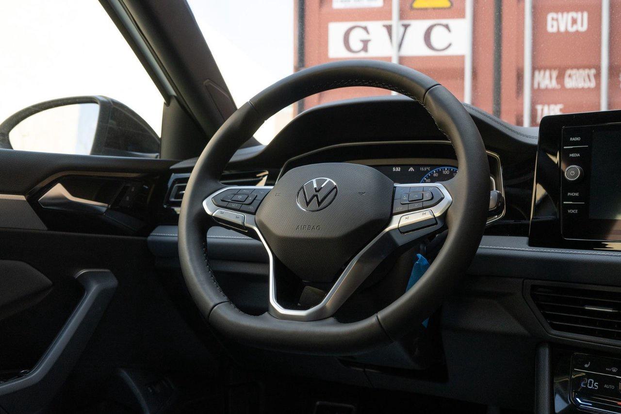 2025 Volkswagen Jetta Comfortline Sport Photo