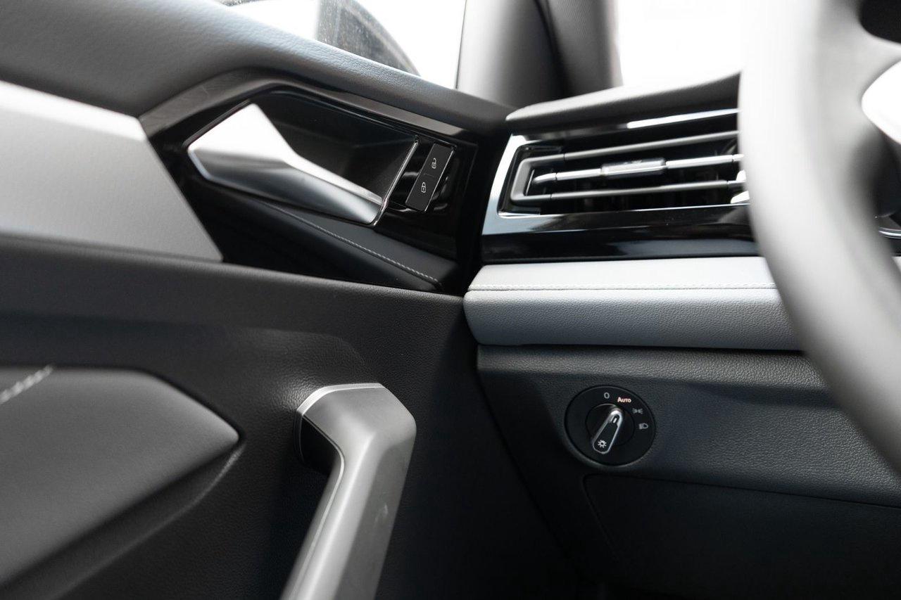 2025 Volkswagen Jetta Comfortline Sport Photo