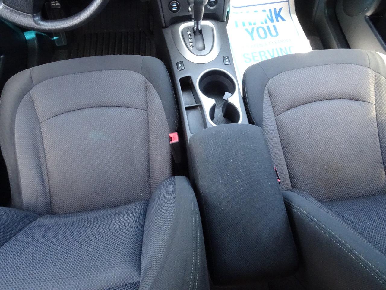 2010 Nissan Rogue SL Photo