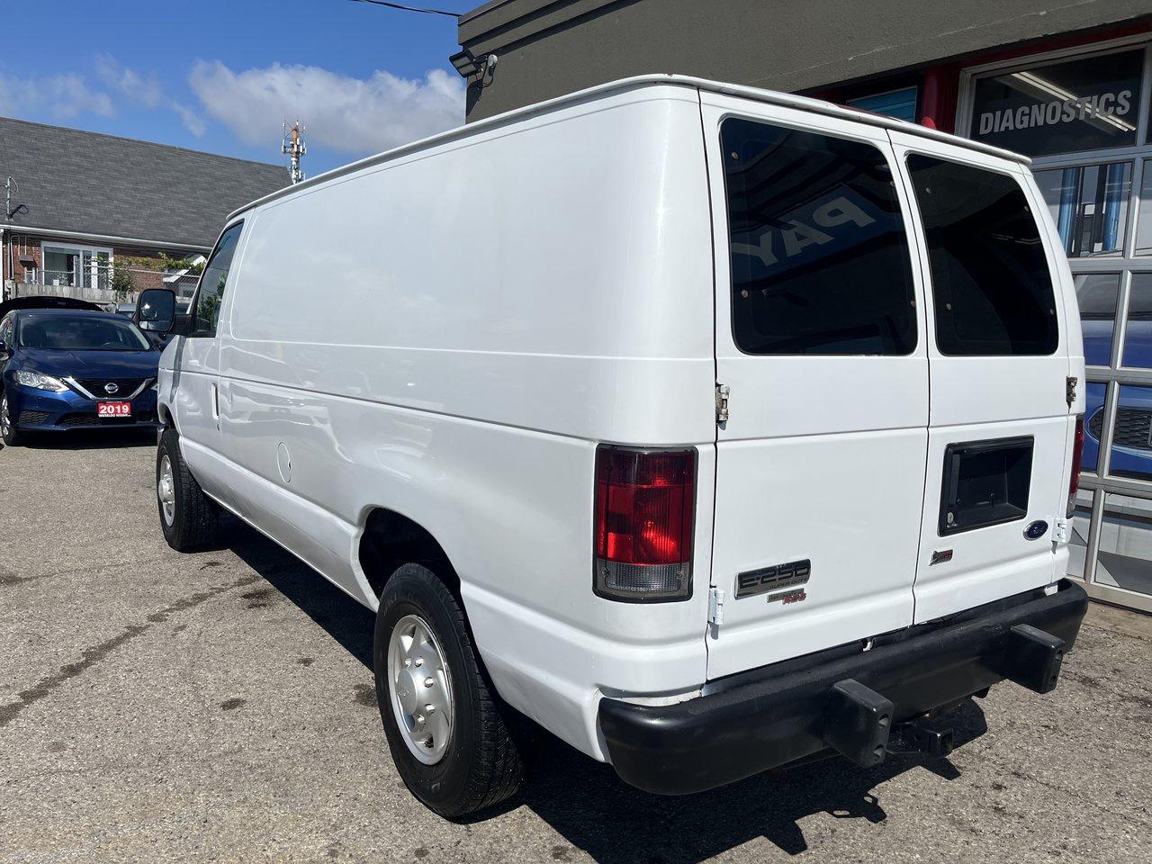 2013 Ford Econoline Cargo Van E250 Photo