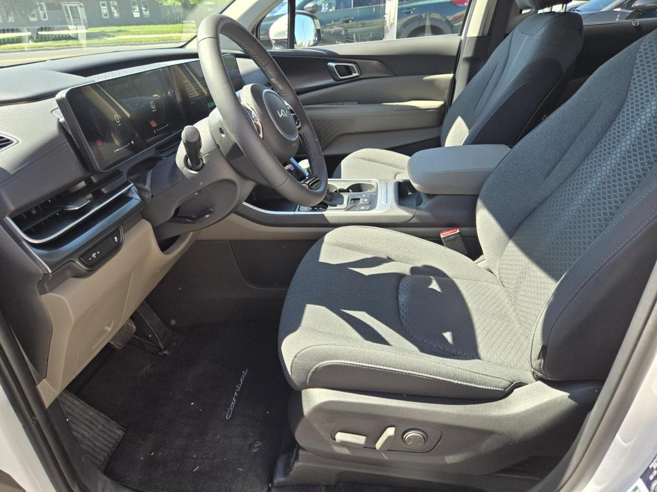 2026 Kia Carnival LX+ FWD Photo