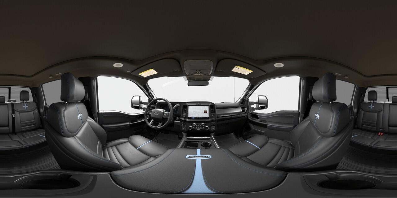 2026 Ford F-250 Super Duty SRW Platinum Photo