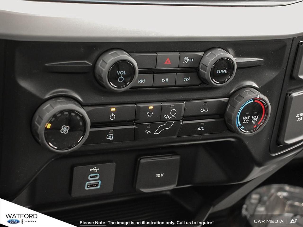 2026 Ford F-350 Super Duty SRW XLT Photo