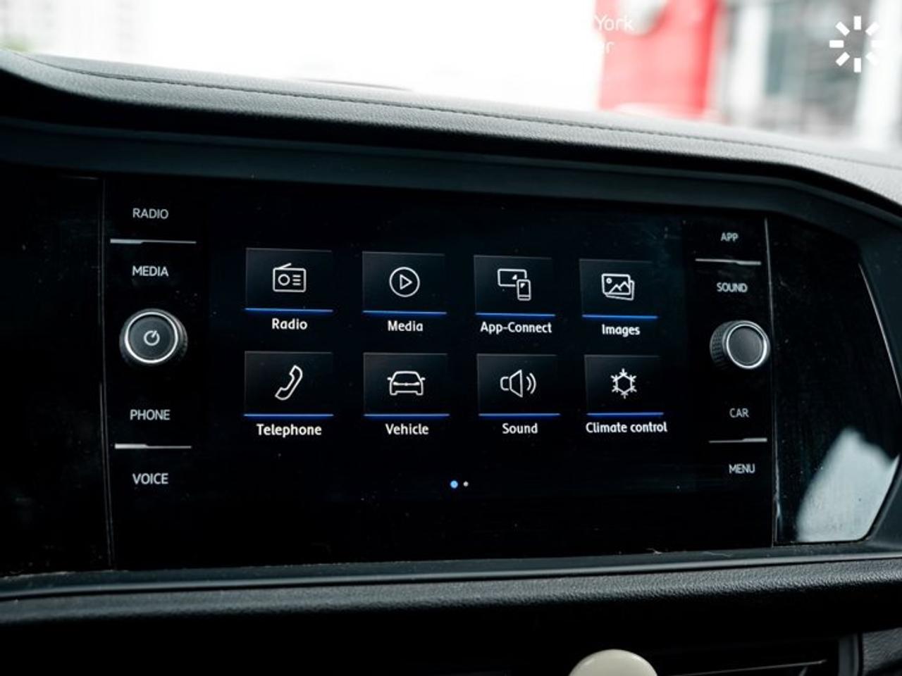 2020 Volkswagen Jetta Highline Heated Seats & Wheel Backup Cam Apple CarPlay Android Auto Photo