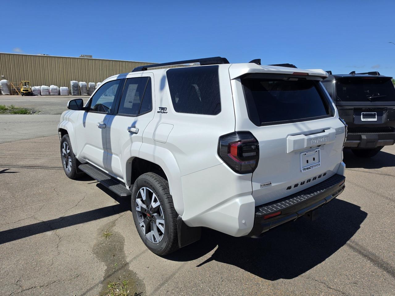 2026 Toyota 4Runner TRD SPORT - PREMIUM COLOUR Photo2