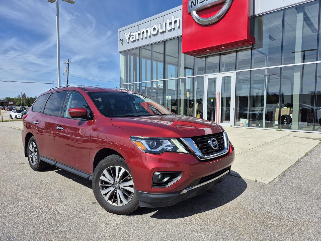 Used 2017 Nissan Pathfinder SL AWD for sale in Yarmouth, NS