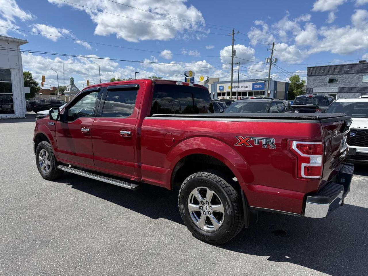 2018 Ford F-150 XLT 4WD SuperCrew 6.5' Box Photo2