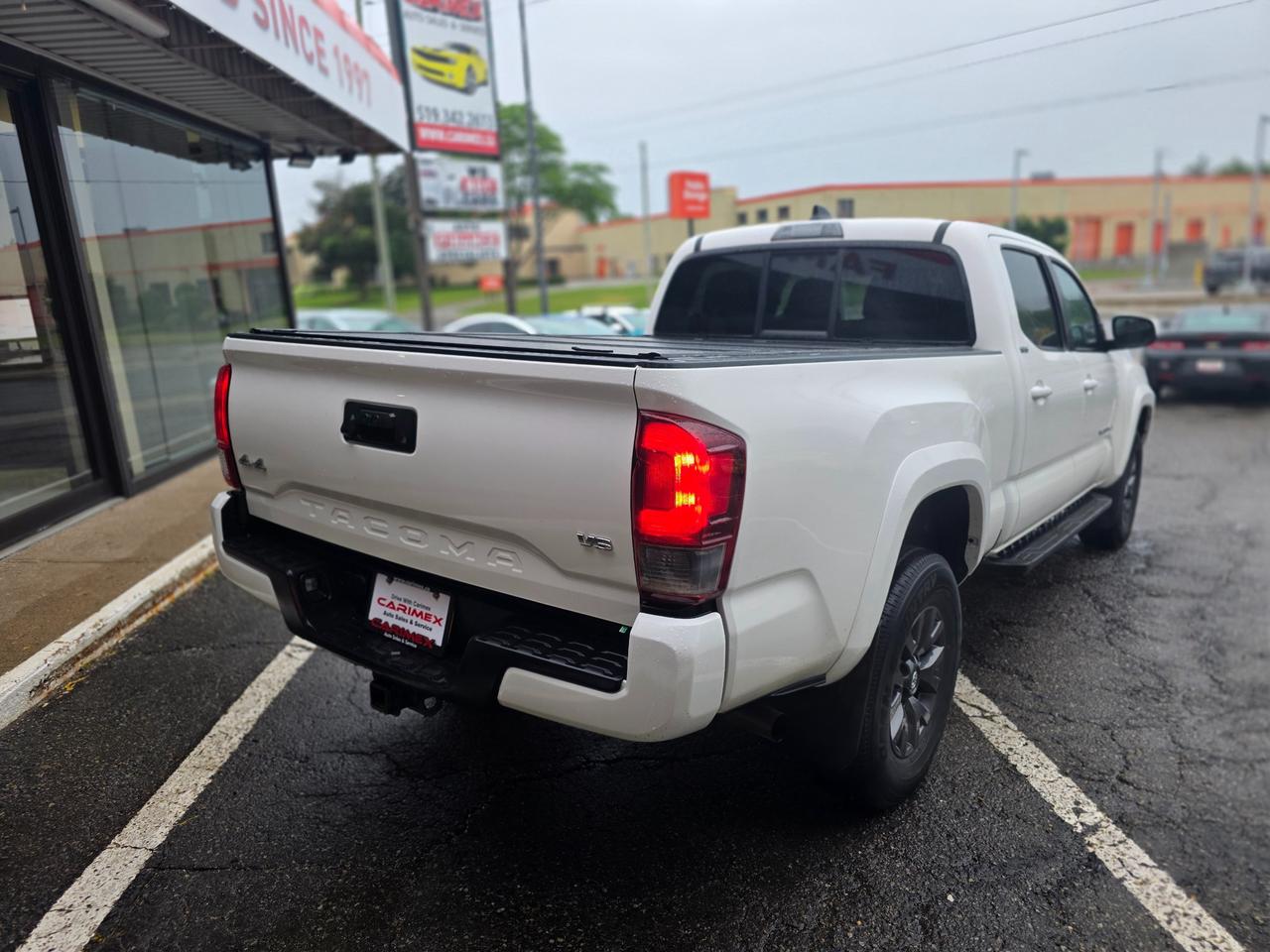 2023 Toyota Tacoma ONE OWNER | ACCIDENT FREE | TOYOTA DEALER SERVICED Photo