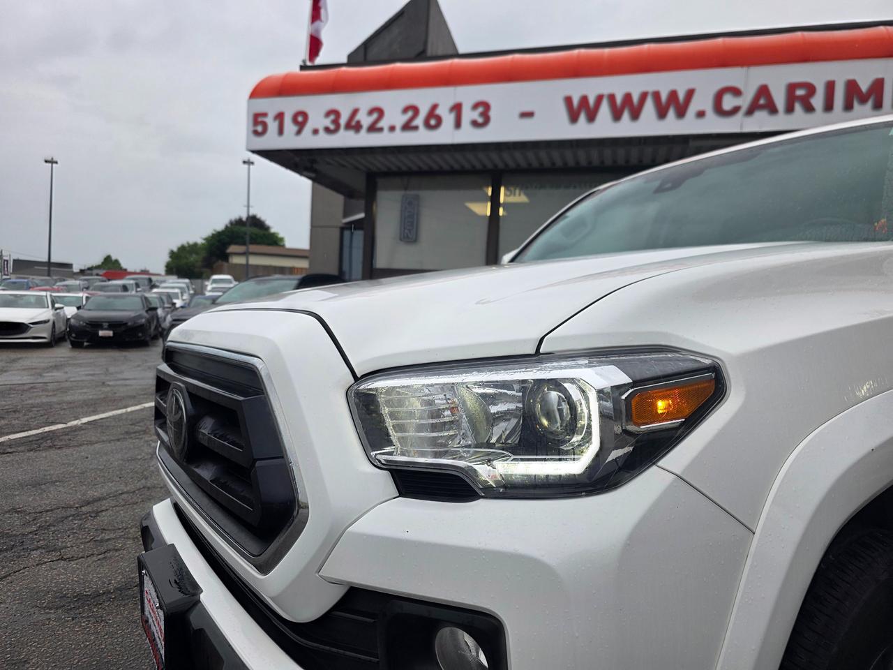 2023 Toyota Tacoma ONE OWNER | ACCIDENT FREE | TOYOTA DEALER SERVICED Photo