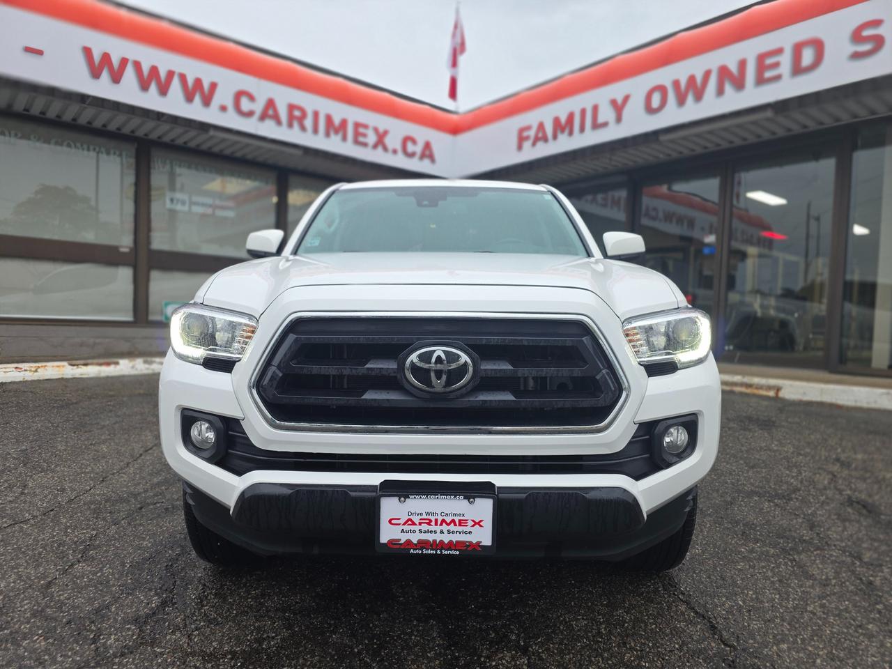 2023 Toyota Tacoma ONE OWNER | ACCIDENT FREE | TOYOTA DEALER SERVICED Photo
