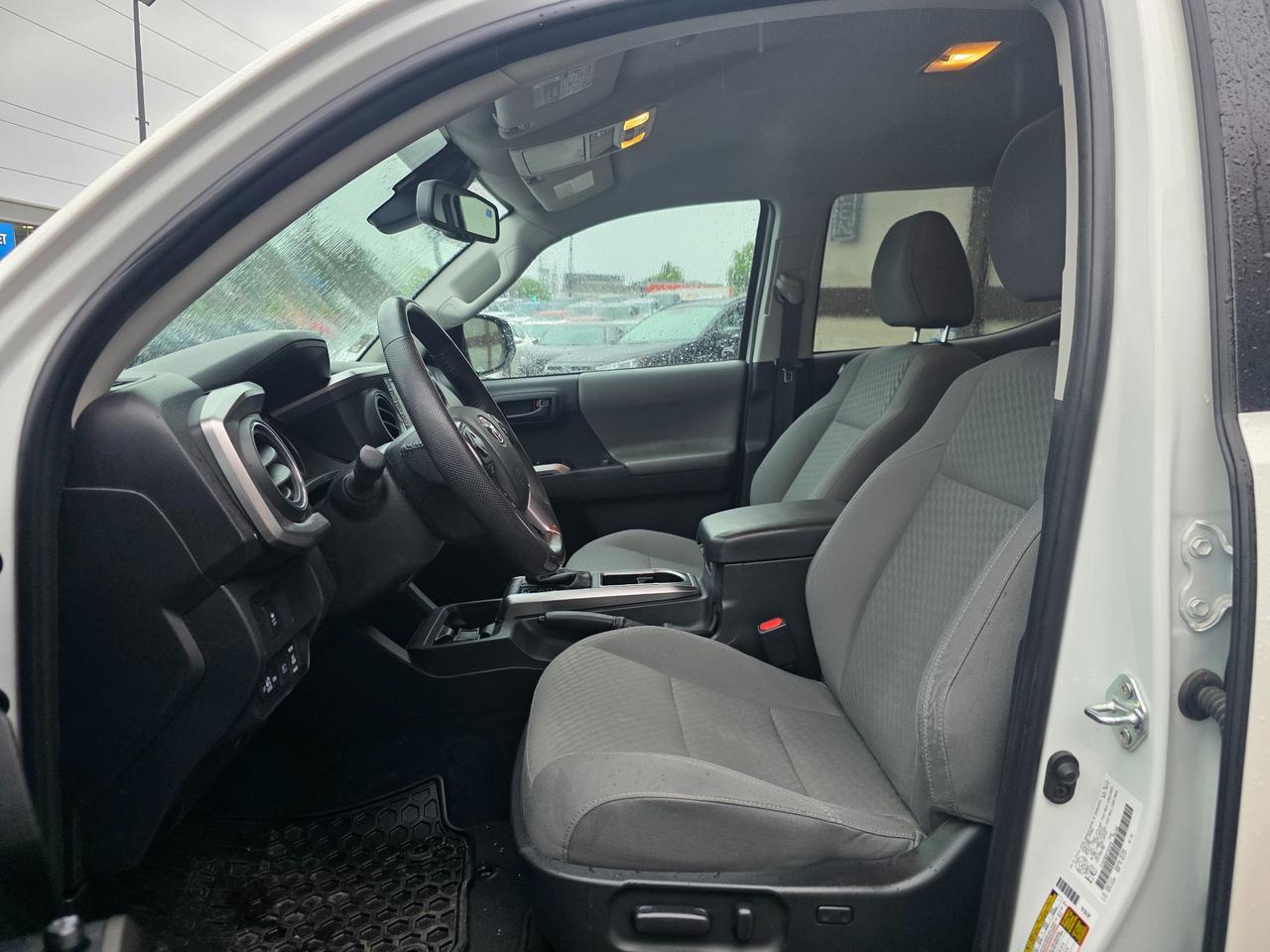 2023 Toyota Tacoma ONE OWNER | ACCIDENT FREE | TOYOTA DEALER SERVICED Photo