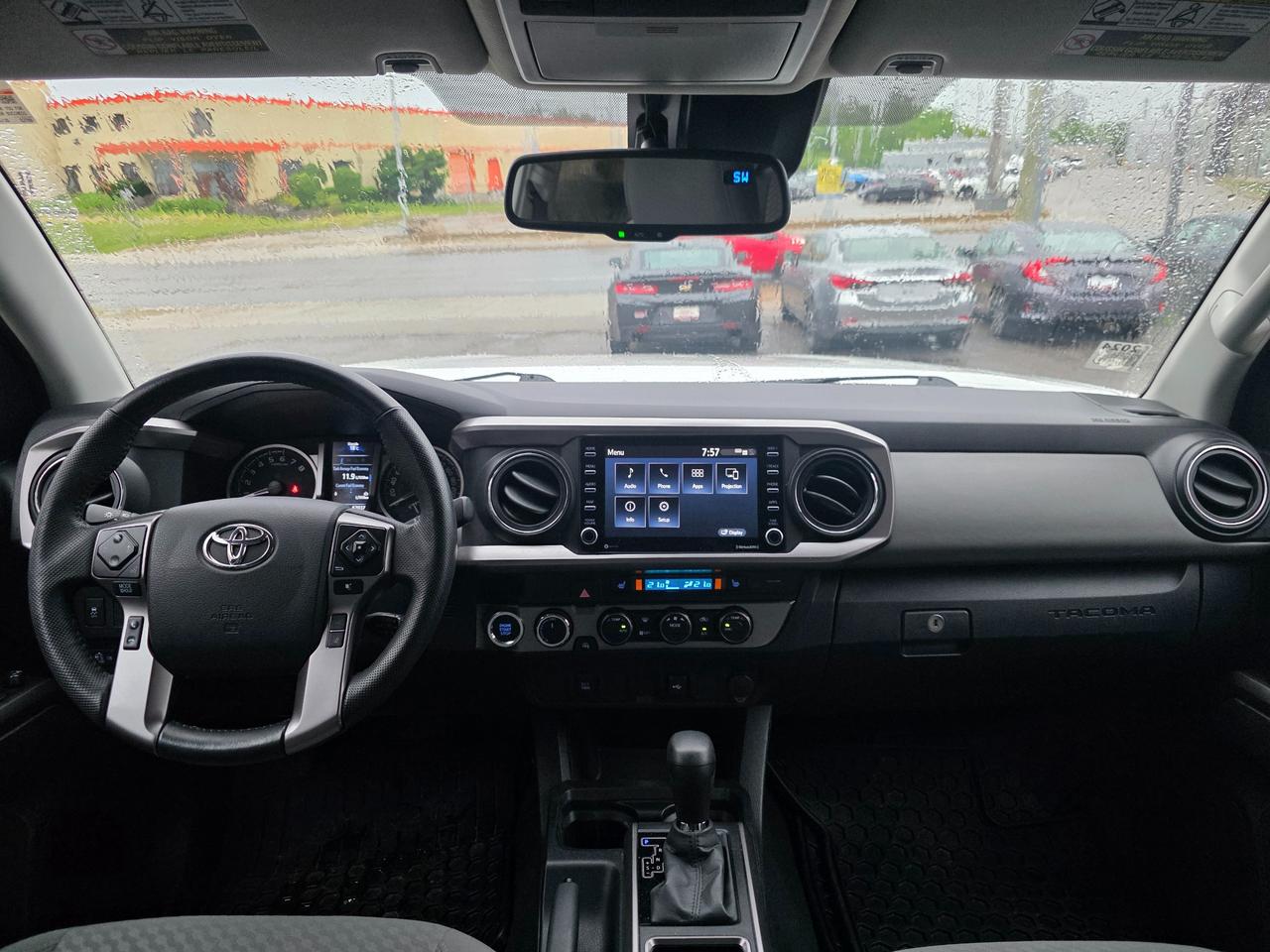 2023 Toyota Tacoma ONE OWNER | ACCIDENT FREE | TOYOTA DEALER SERVICED Photo