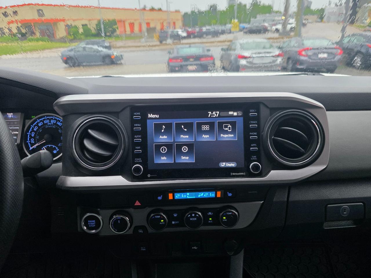 2023 Toyota Tacoma ONE OWNER | ACCIDENT FREE | TOYOTA DEALER SERVICED Photo