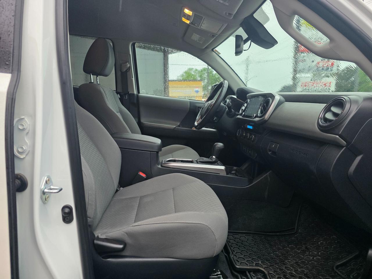 2023 Toyota Tacoma ONE OWNER | ACCIDENT FREE | TOYOTA DEALER SERVICED Photo