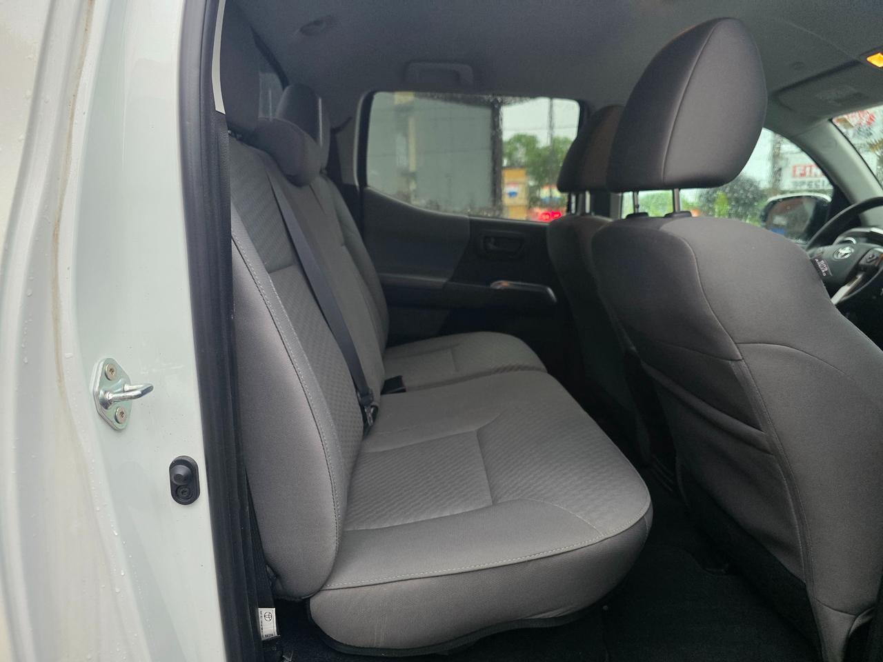 2023 Toyota Tacoma ONE OWNER | ACCIDENT FREE | TOYOTA DEALER SERVICED Photo