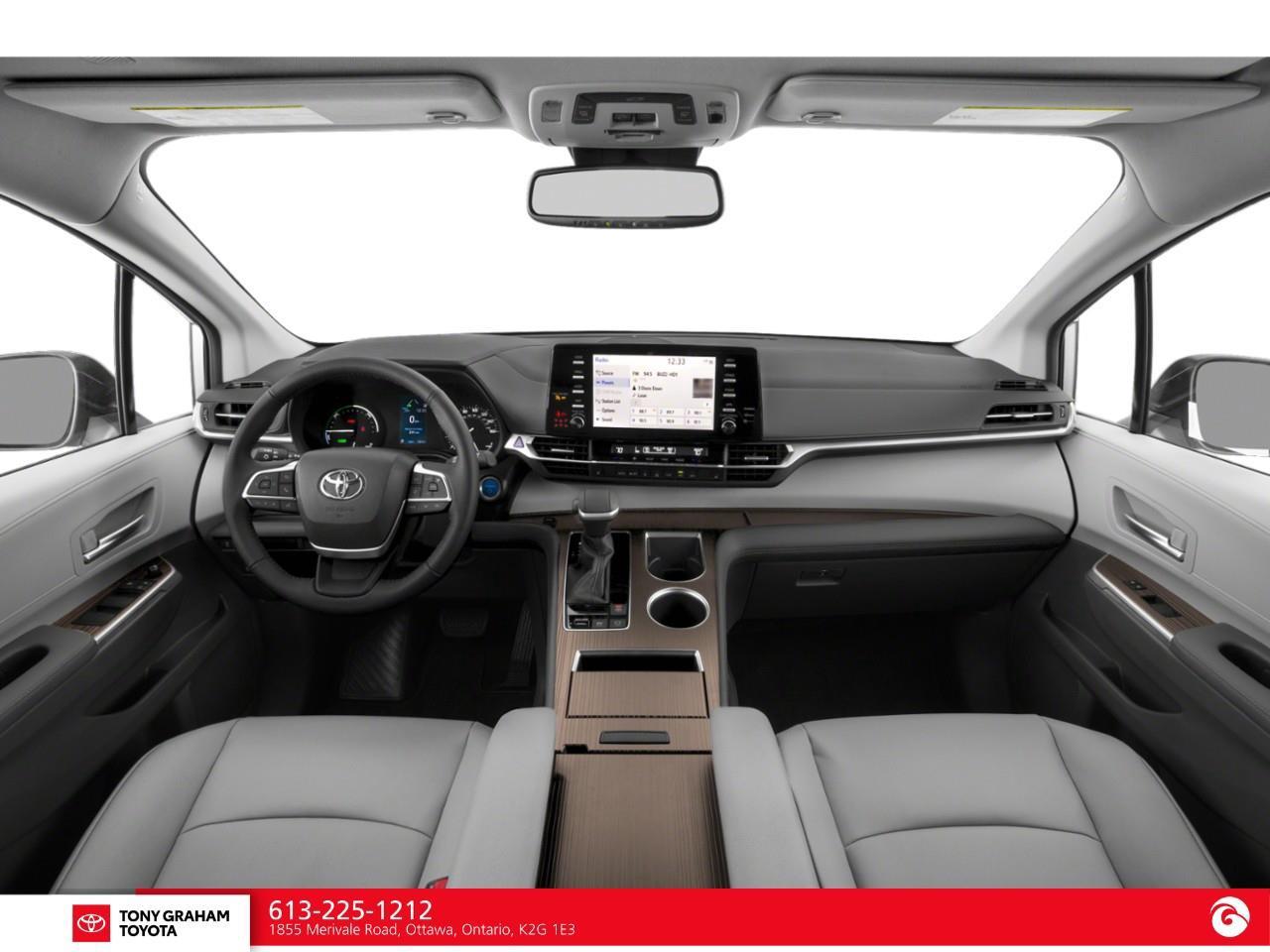 2024 Toyota Sienna XLE 8-Passenger Photo