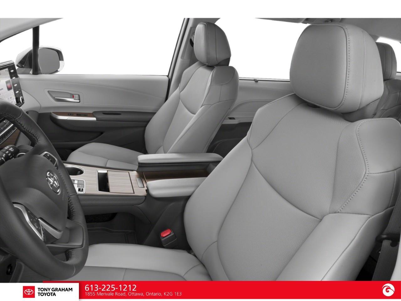 2024 Toyota Sienna XLE 8-Passenger Photo