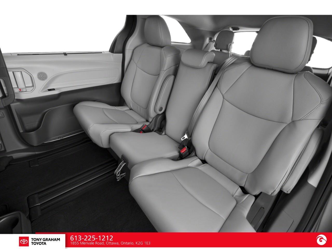 2024 Toyota Sienna XLE 8-Passenger Photo