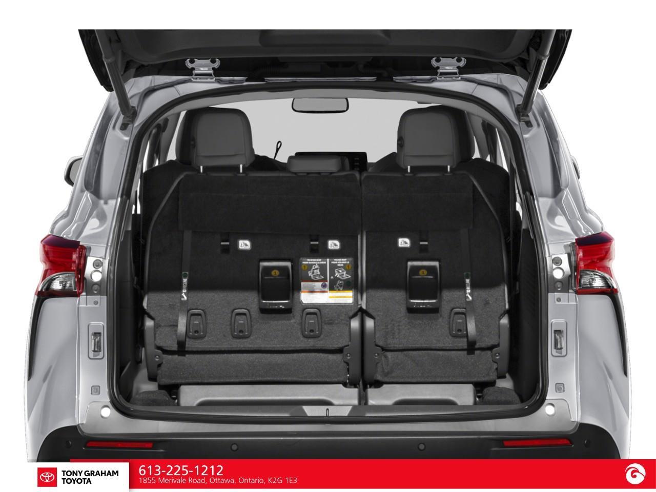2024 Toyota Sienna XLE 8-Passenger Photo