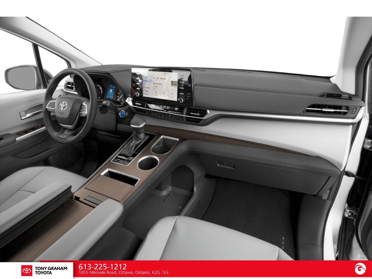 2024 Toyota Sienna XLE 8-Passenger Photo