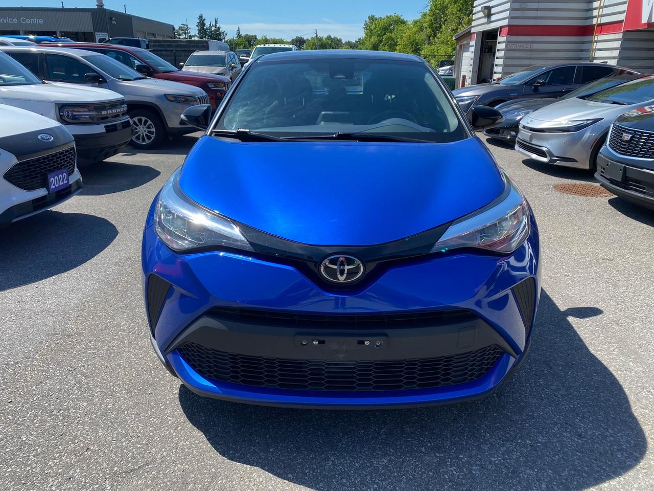2021 Toyota C-HR XLE Premium Black Roof Photo
