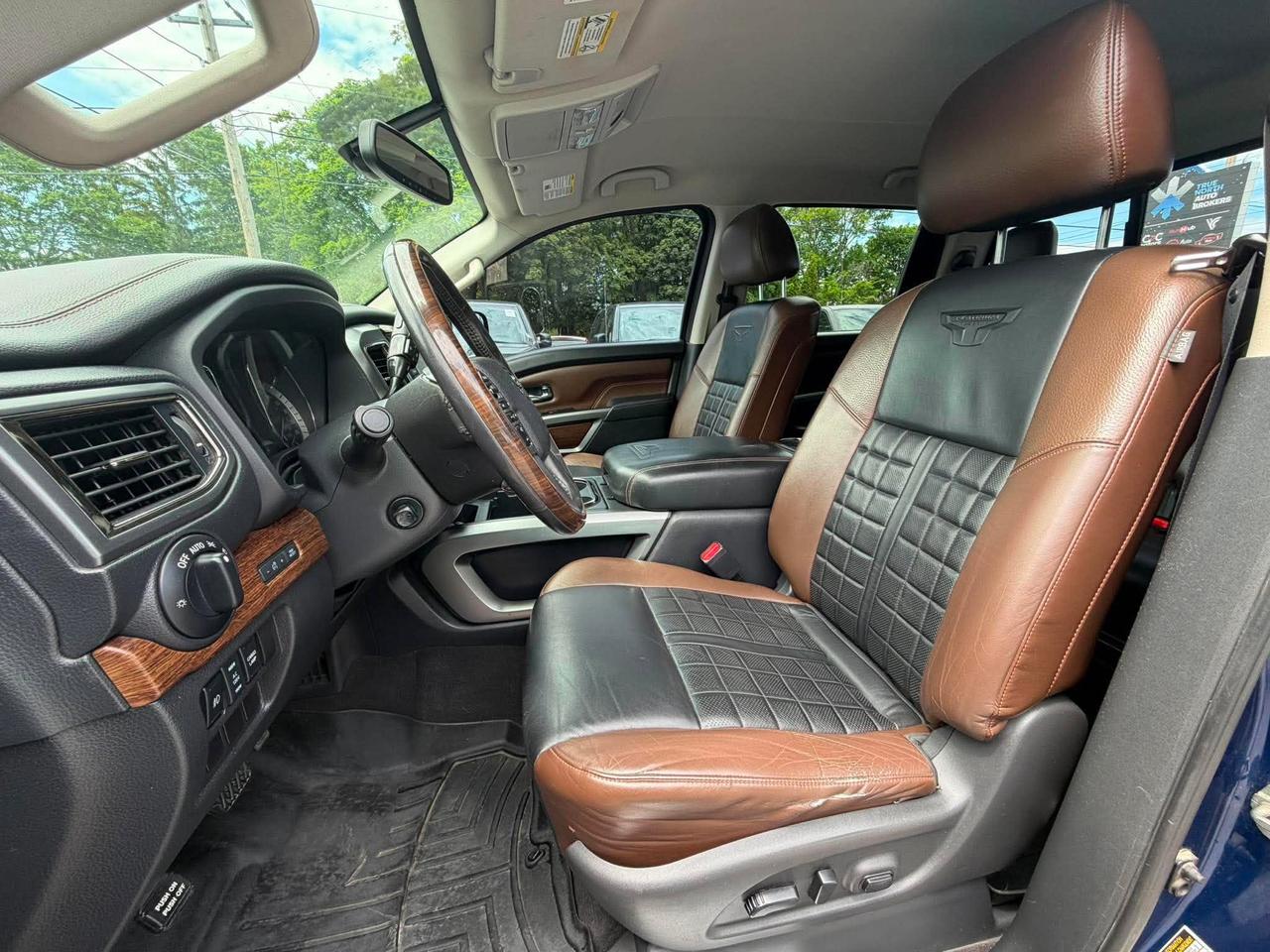 2017 Nissan Titan Platinum Reserve Photo