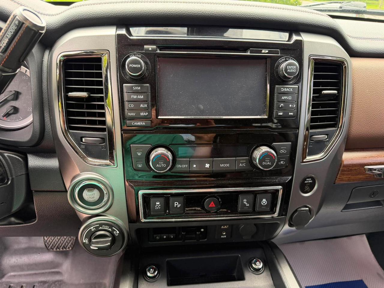 2017 Nissan Titan Platinum Reserve Photo