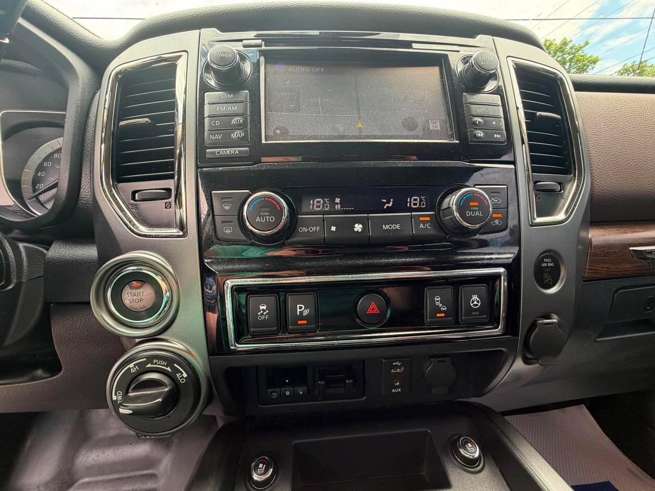 2017 Nissan Titan Platinum Reserve Photo