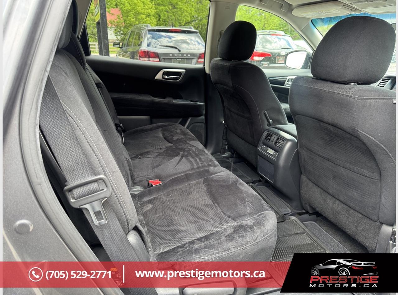 2015 Nissan Pathfinder SL Photo