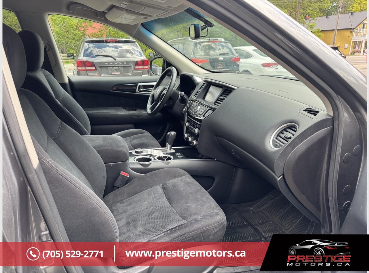 2015 Nissan Pathfinder SL Photo
