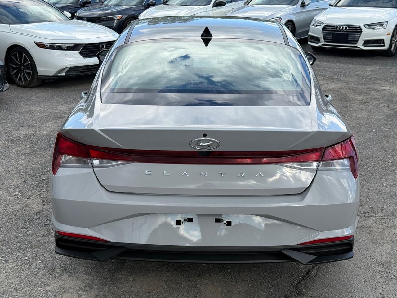 2023 Hyundai Elantra Preferred Photo