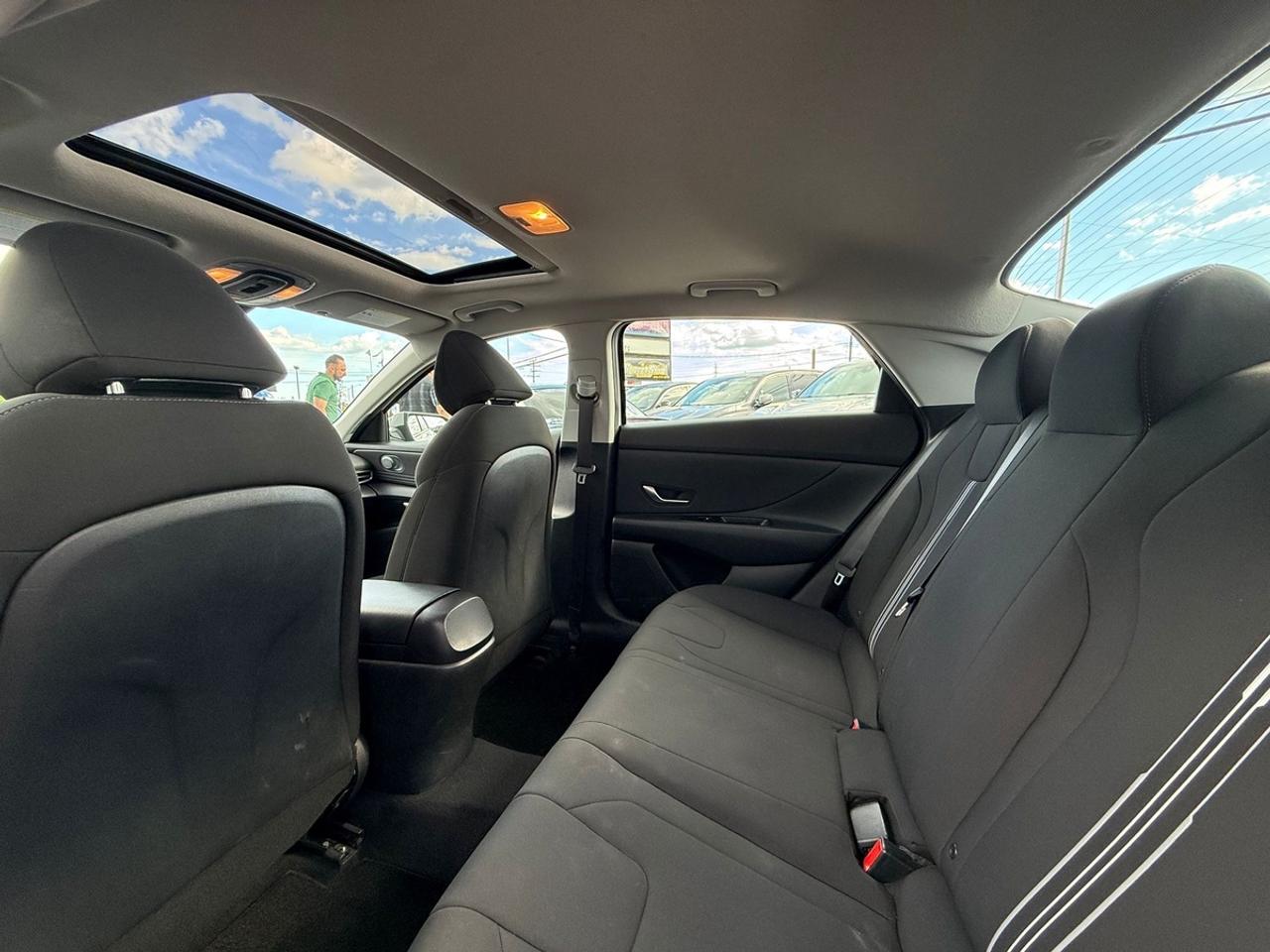 2023 Hyundai Elantra Preferred Photo