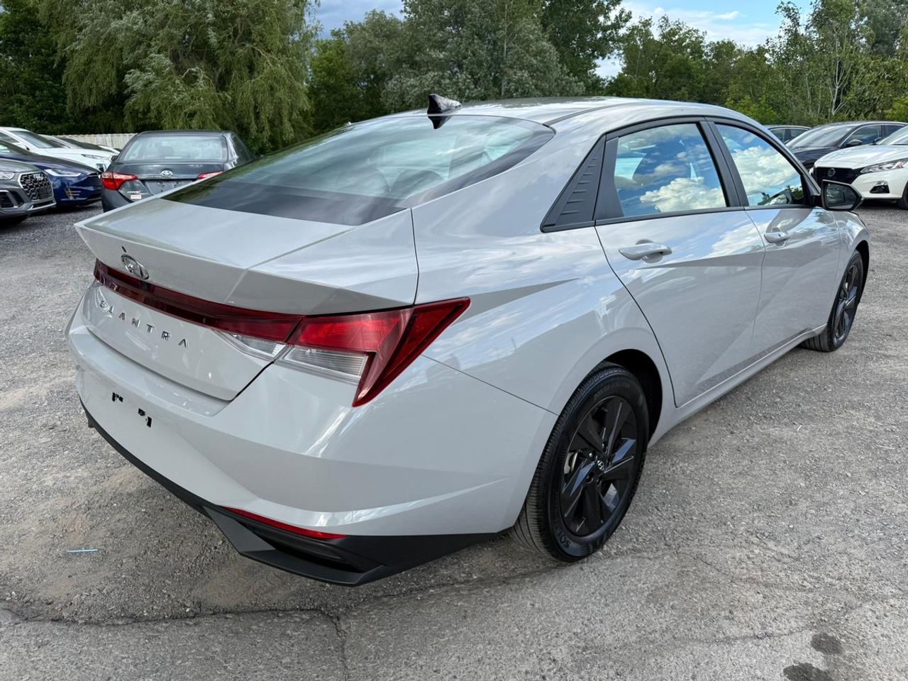 2023 Hyundai Elantra Preferred Photo